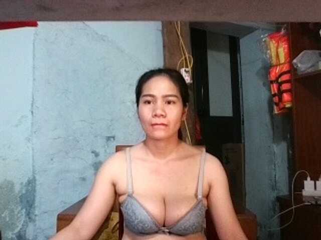 EllaShow93's BongaCams show and profile