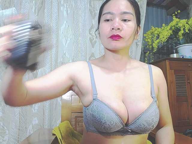 EllaShow93's BongaCams show and profile