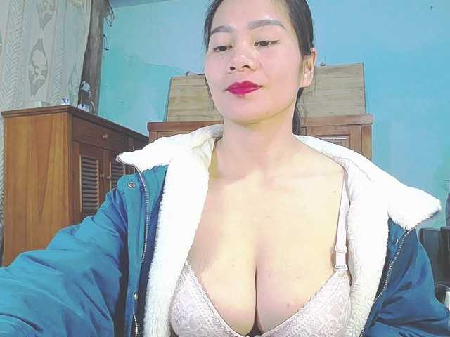 EllaShow93's BongaCams show and profile