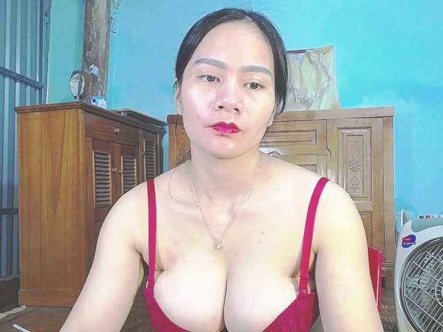 EllaShow93 on BongaCams