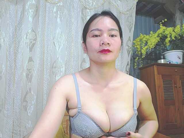 EllaShow93's BongaCams show and profile