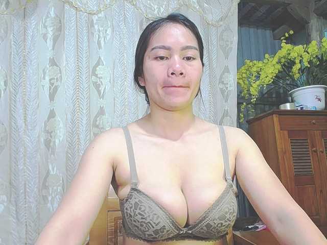 EllaShow93's BongaCams show and profile