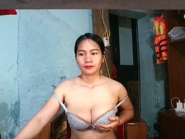 EllaShow93's BongaCams show and profile