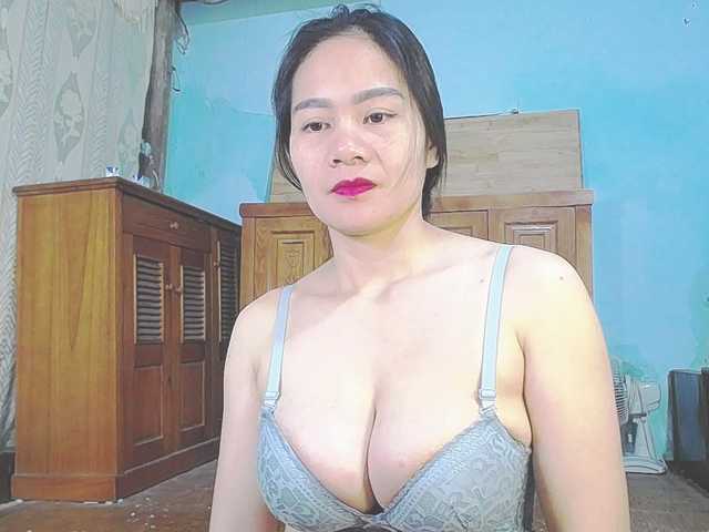 EllaShow93's BongaCams show and profile