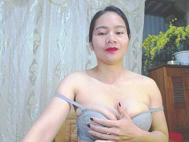 EllaShow93's BongaCams show and profile