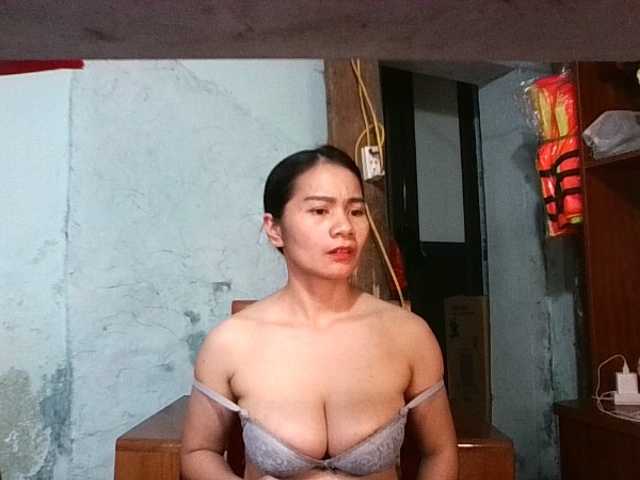 EllaShow93's BongaCams show and profile