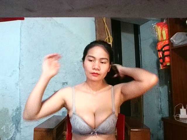 EllaShow93's BongaCams show and profile