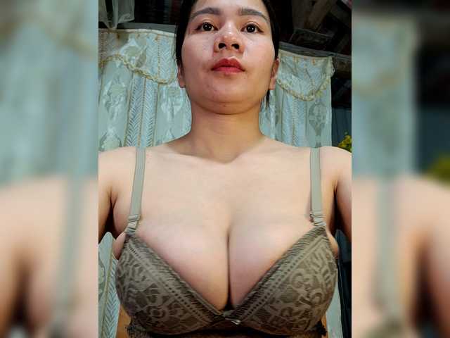 EllaShow93's BongaCams show and profile