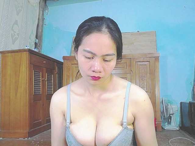 EllaShow93's BongaCams show and profile