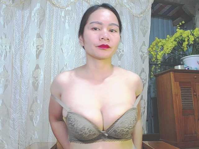 EllaShow93's BongaCams show and profile