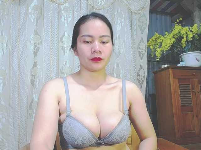 EllaShow93's BongaCams show and profile