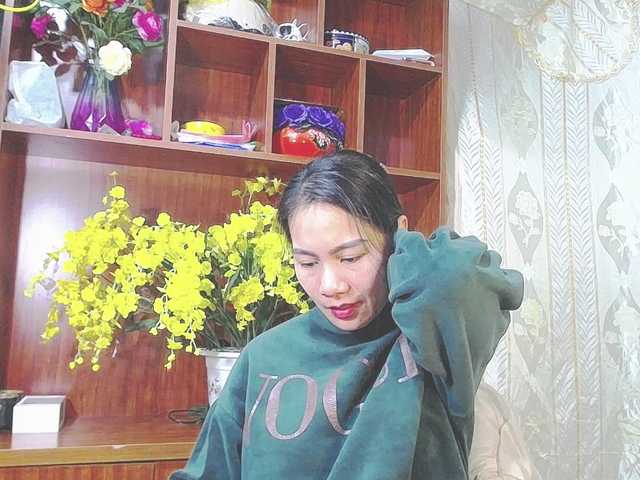 EllaShow93's BongaCams show and profile