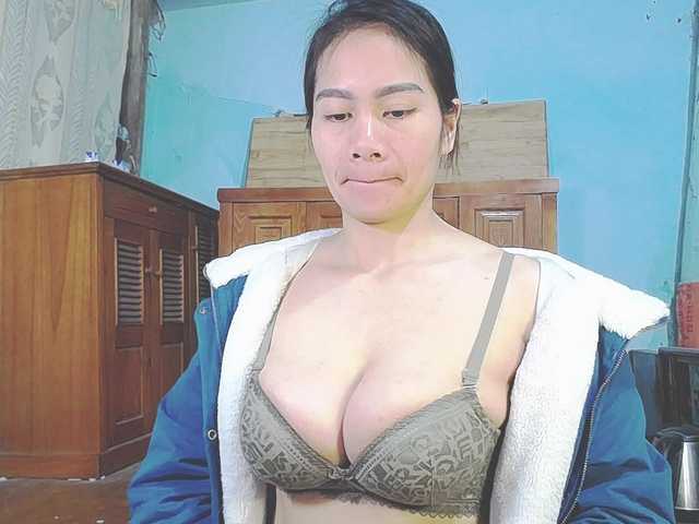 EllaShow93's BongaCams show and profile