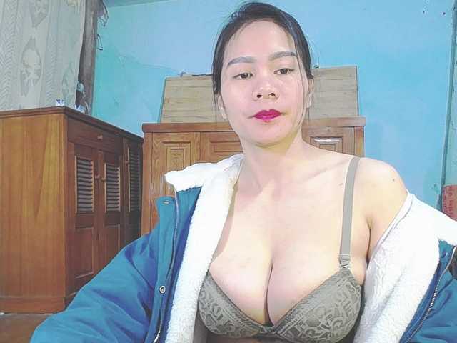 EllaShow93's BongaCams show and profile