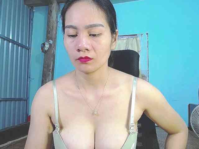 EllaShow93 webcam