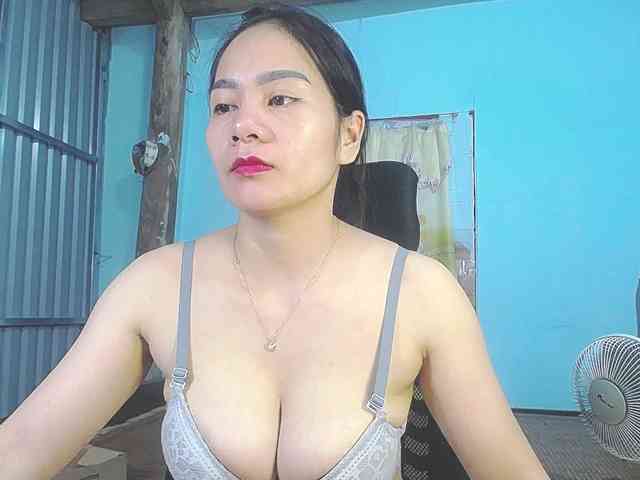 EllaShow93 webcam