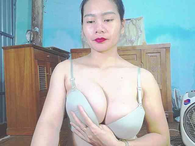 EllaShow93 webcam