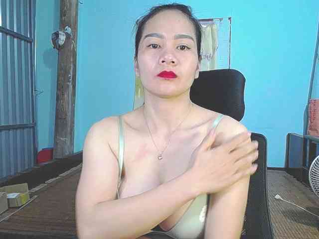 EllaShow93 webcam