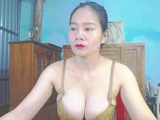 EllaShow93 webcam