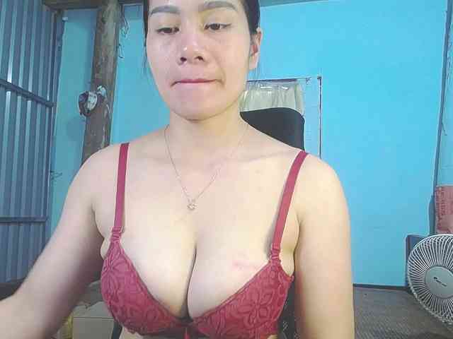 EllaShow93 webcam