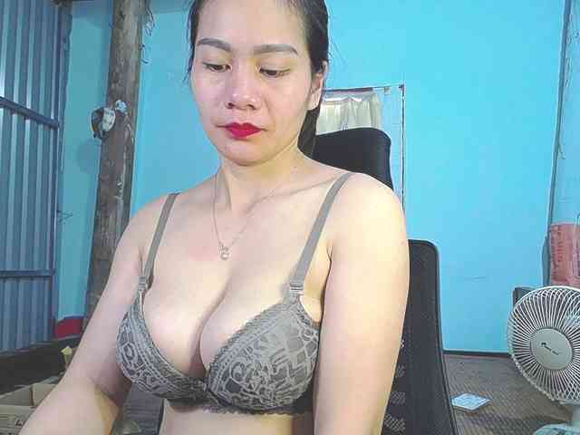 EllaShow93 webcam
