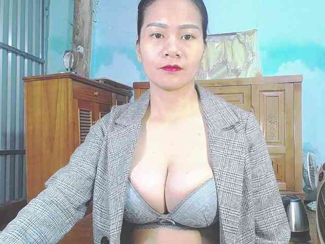 EllaShow93 webcam