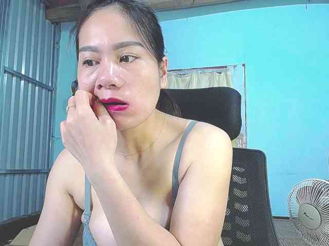 EllaShow93 webcam