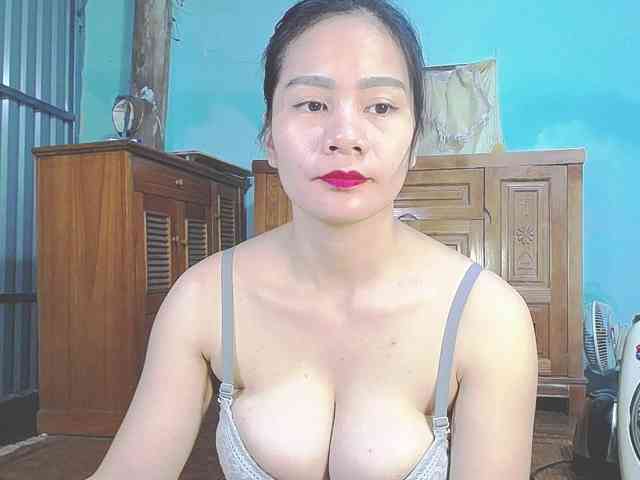 EllaShow93 webcam