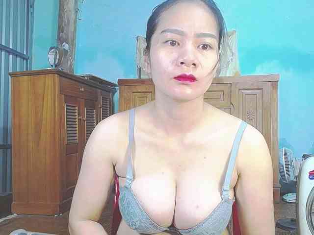 EllaShow93 webcam