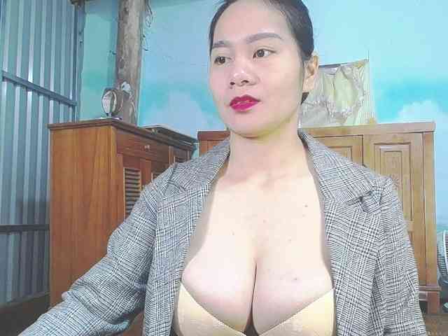 EllaShow93 webcam