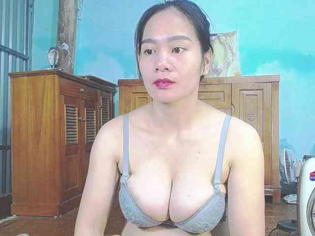 EllaShow93 webcam