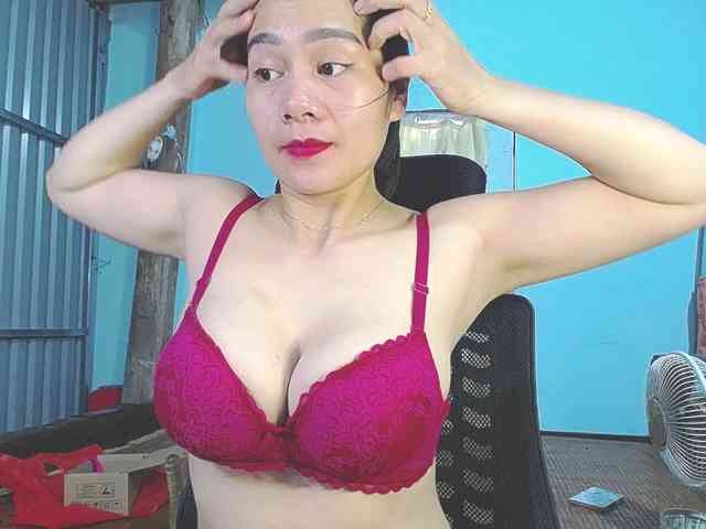 EllaShow93 webcam