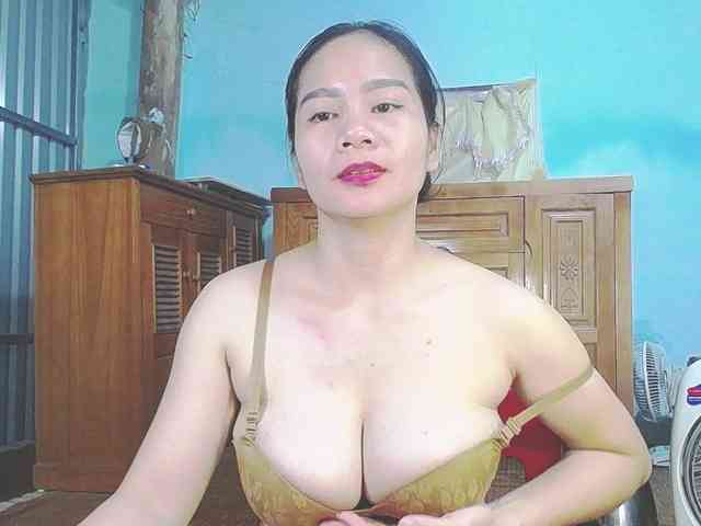 EllaShow93 webcam