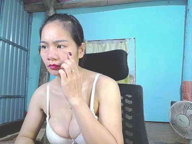 EllaShow93 webcam