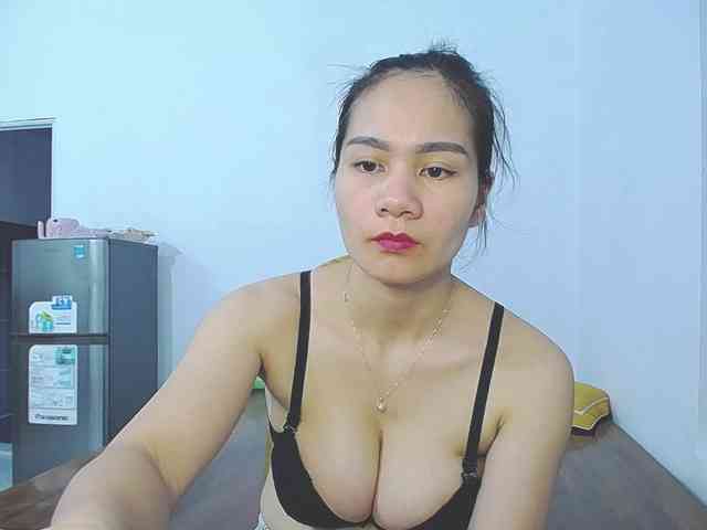 EllaShow93 webcam