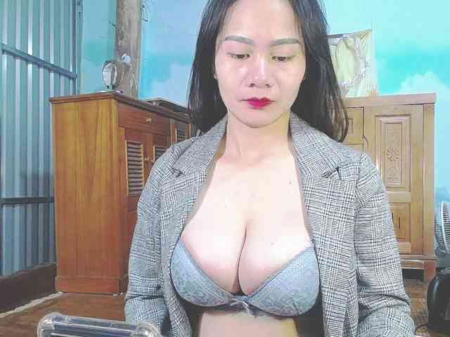EllaShow93 webcam