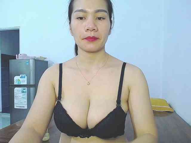 EllaShow93 webcam
