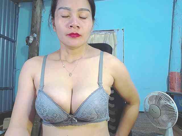 EllaShow93 webcam