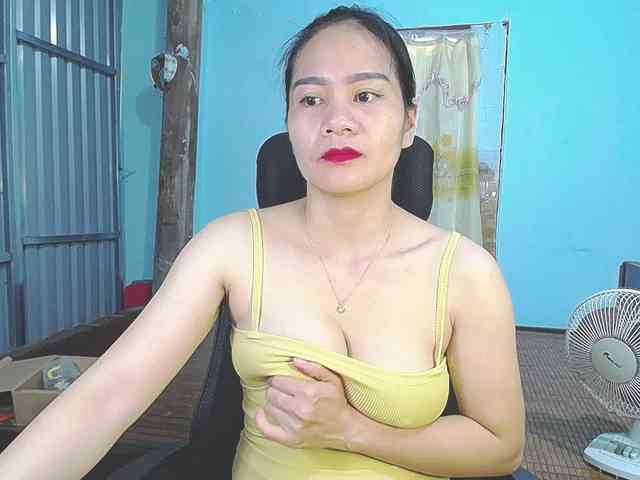 EllaShow93 webcam