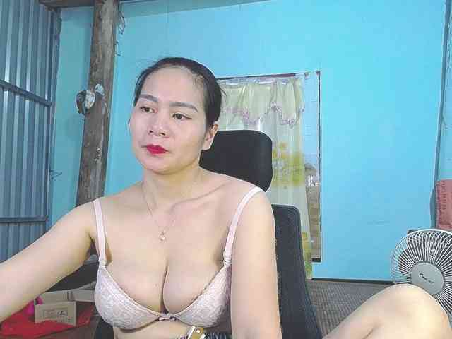 EllaShow93 webcam