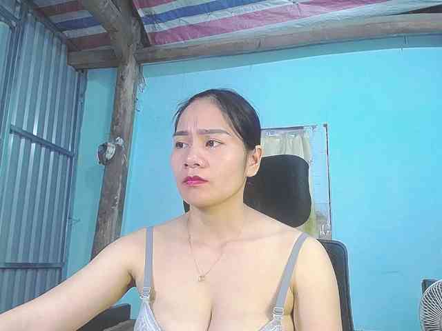 EllaShow93 webcam