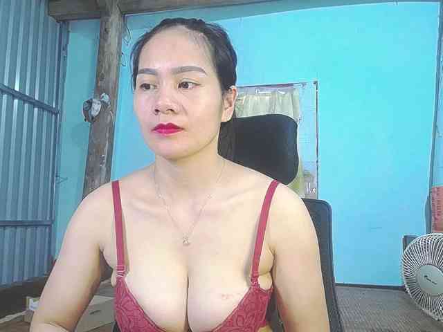 EllaShow93 webcam