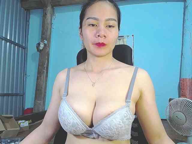 EllaShow93 webcam