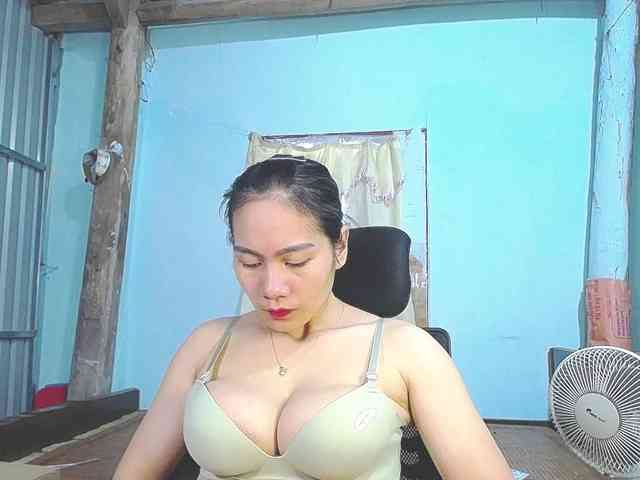EllaShow93 webcam