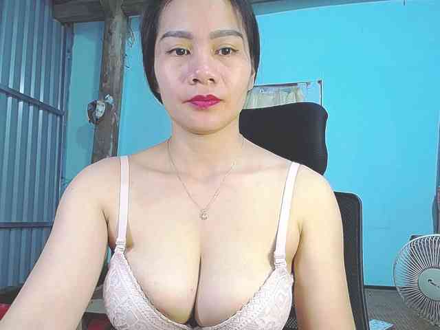 EllaShow93 webcam