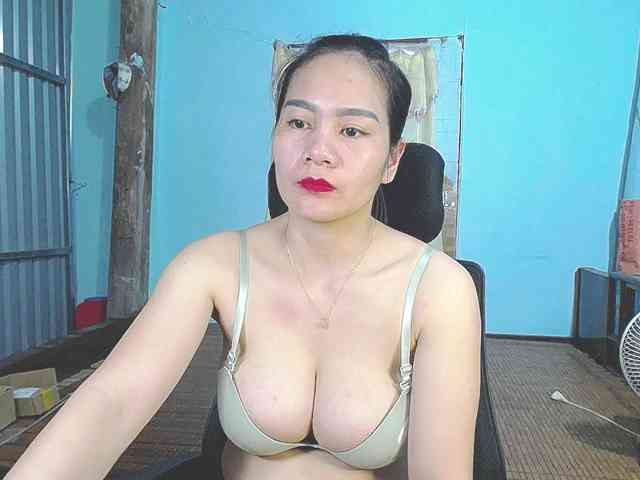 EllaShow93 webcam