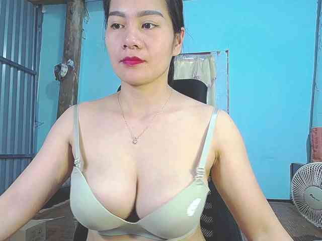 EllaShow93 webcam