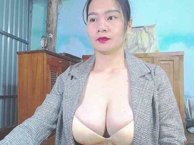 EllaShow93 webcam