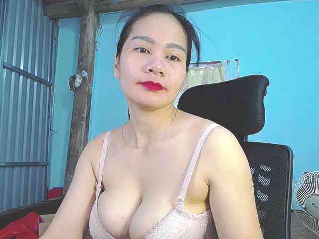 EllaShow93 webcam