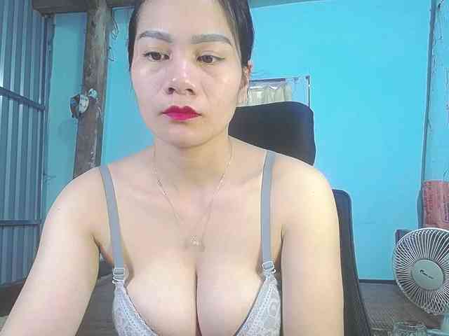 EllaShow93 webcam